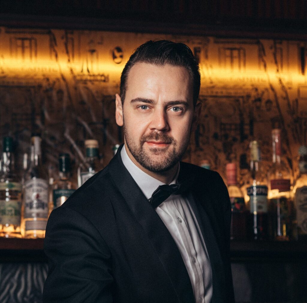 Simone Caporale bartender